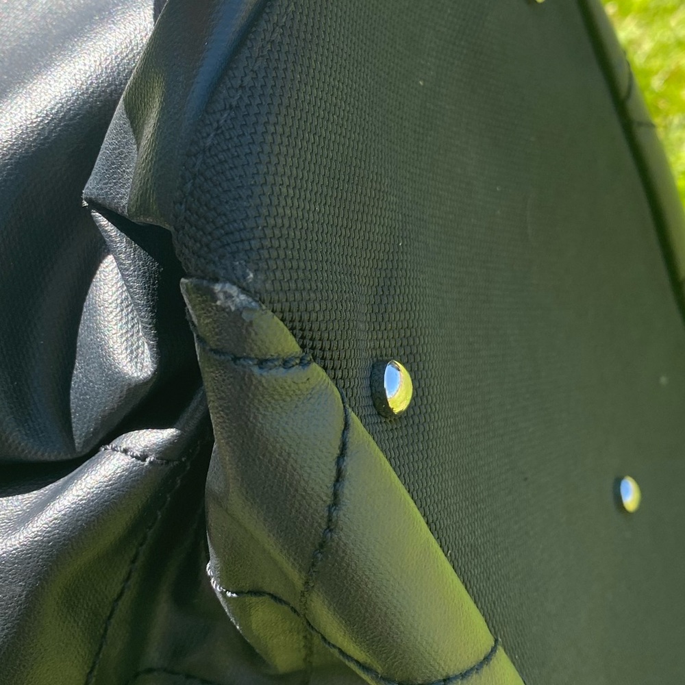 Black Chanel tote - Picture 7 of 16